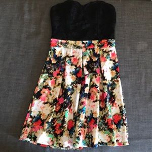 Strapless spring dress, vibrant with color!